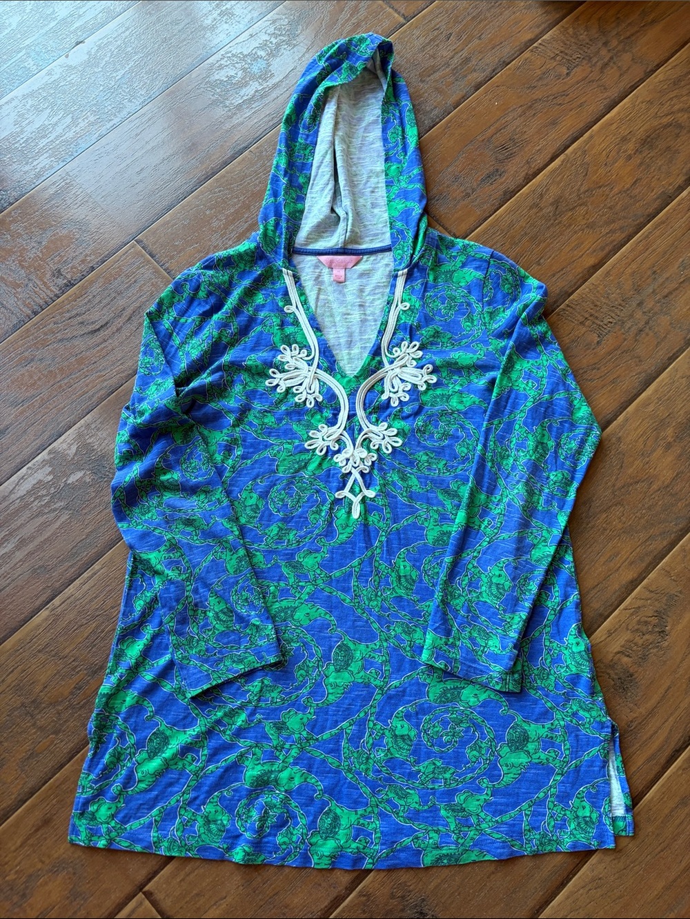 Lilly Pulitzer Blue and Green Hooded Tunic with White Appliqué - Size Medium